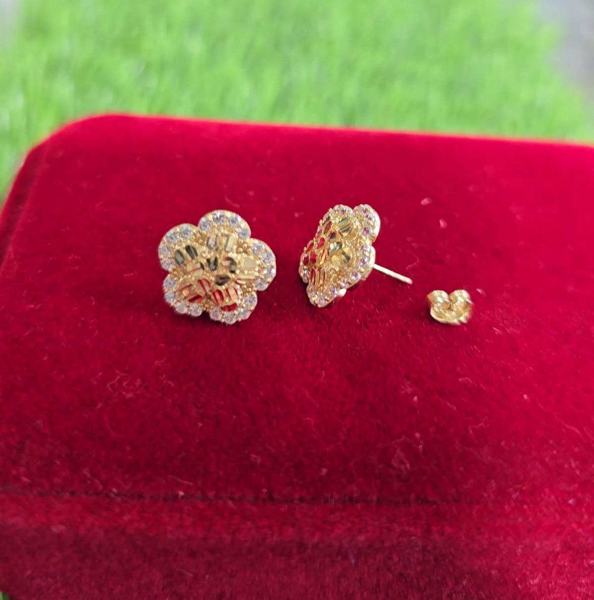 14k Flower